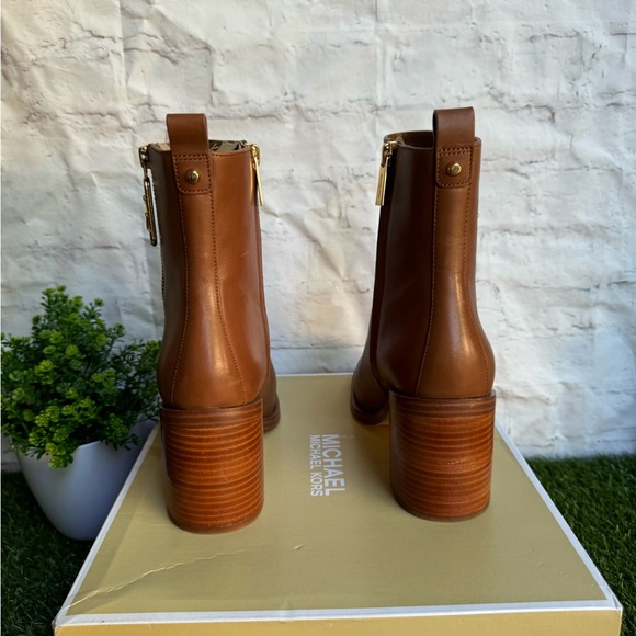 Regan leather boots with MK slider Color: Luggage size 7 Women fall winter boots - Picture 8 of 13